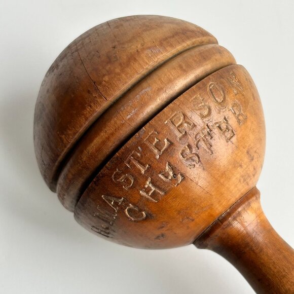 Pair of Vintage Wooden Dumbbells - Picture 4 of 10